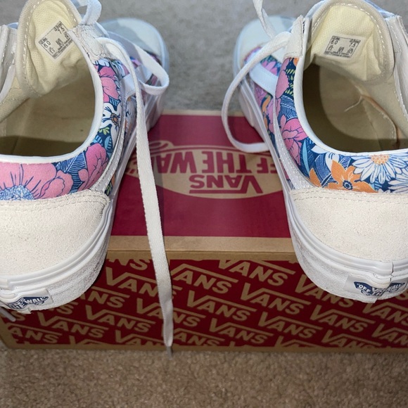 Retro Floral Vans - Picture 7 of 11